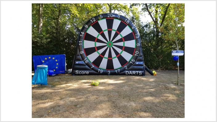 Der JU-Fußball-Darts-Stand